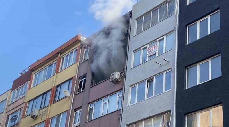 Kadıköy’de Osmanağa Mahallesi’nde 6 Katlı Apartmanda 09.30 Sıralarında Yangın: İtfaiye Ekipleri Söndürdü 1