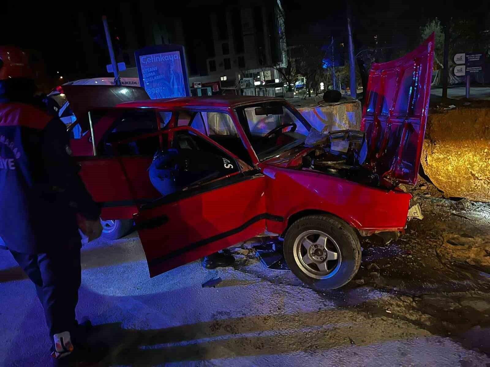 Kahramanmaraş Dulkadiroğlu İlçesi’nde Meydana Gelen Trafik Kazasında Sürücü U.K. ve Yolcu L.Ç. Ağrılı Yaralandı