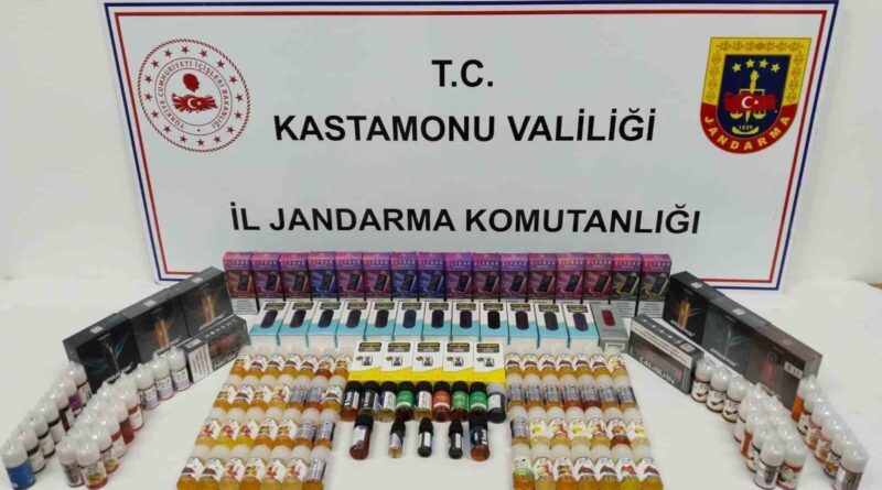 Kastamonu'da Jandarma Üç Kişiyi Ele Geçiren Gümrük Kaçağı Elektronik Sigaralarla Tutukladı 1