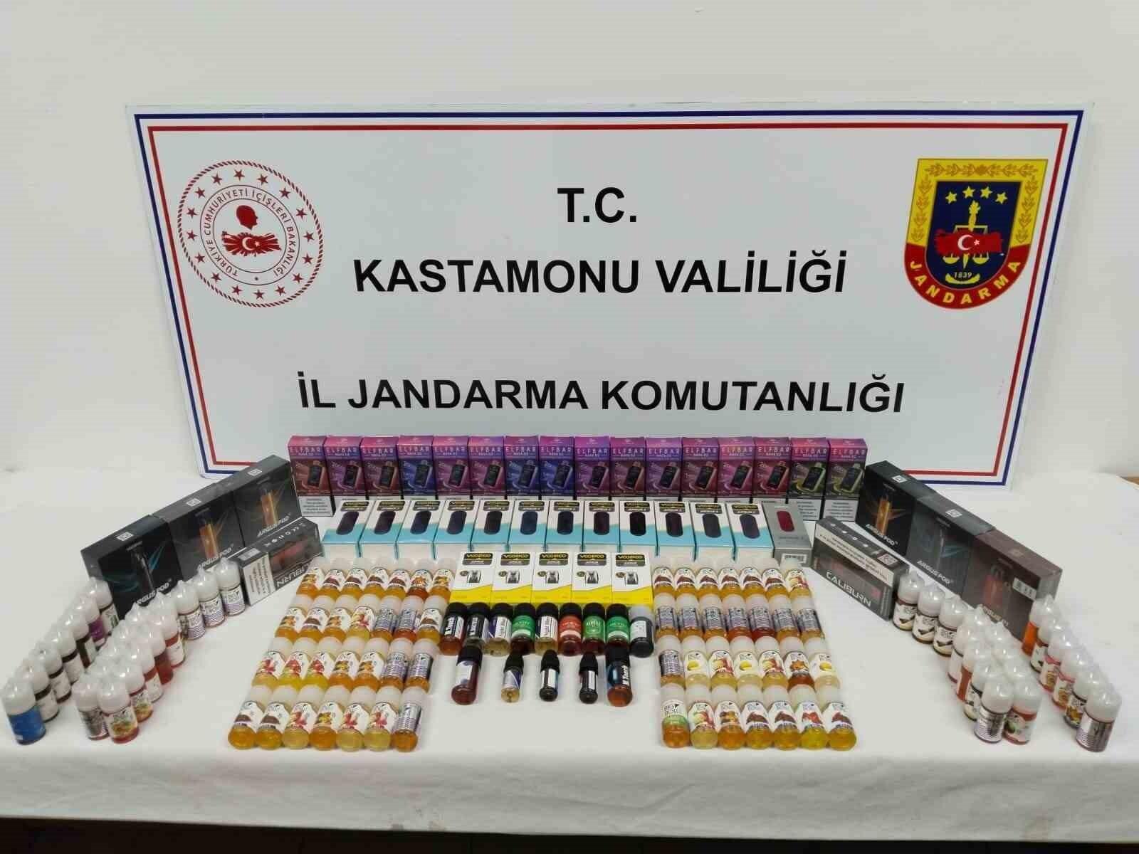 Kastamonu’da Jandarma Üç Kişiyi Ele Geçiren Gümrük Kaçağı Elektronik Sigaralarla Tutukladı