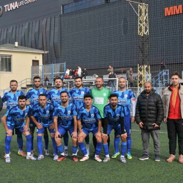 Kocasinan Şimşekspor ve Tomarza Belediyespor futbolcuları-1