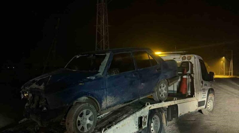 Konya Ereğli'de Trafik Kazası: Sürücü Yaralandı, Gece Saatlerinde Karaman Çevre Yolu Üzerinde Meydana Geldi 1