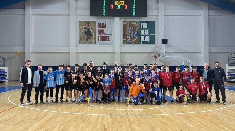 Kütahya'da Yıldızlar Futsal İl Birinciliği Müsabakaları Tamamlandı 1