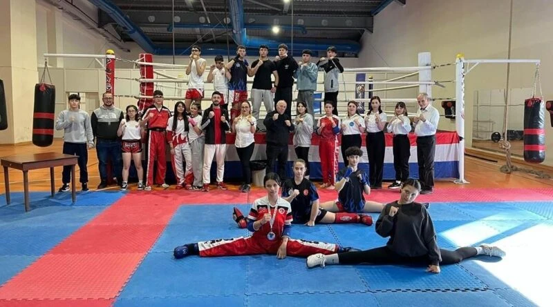 Kütahya Sporcuları Türkiye Okul Sporları Kick Boks Şampiyonası'nda Kütahya'yı Temsil Edecek 1