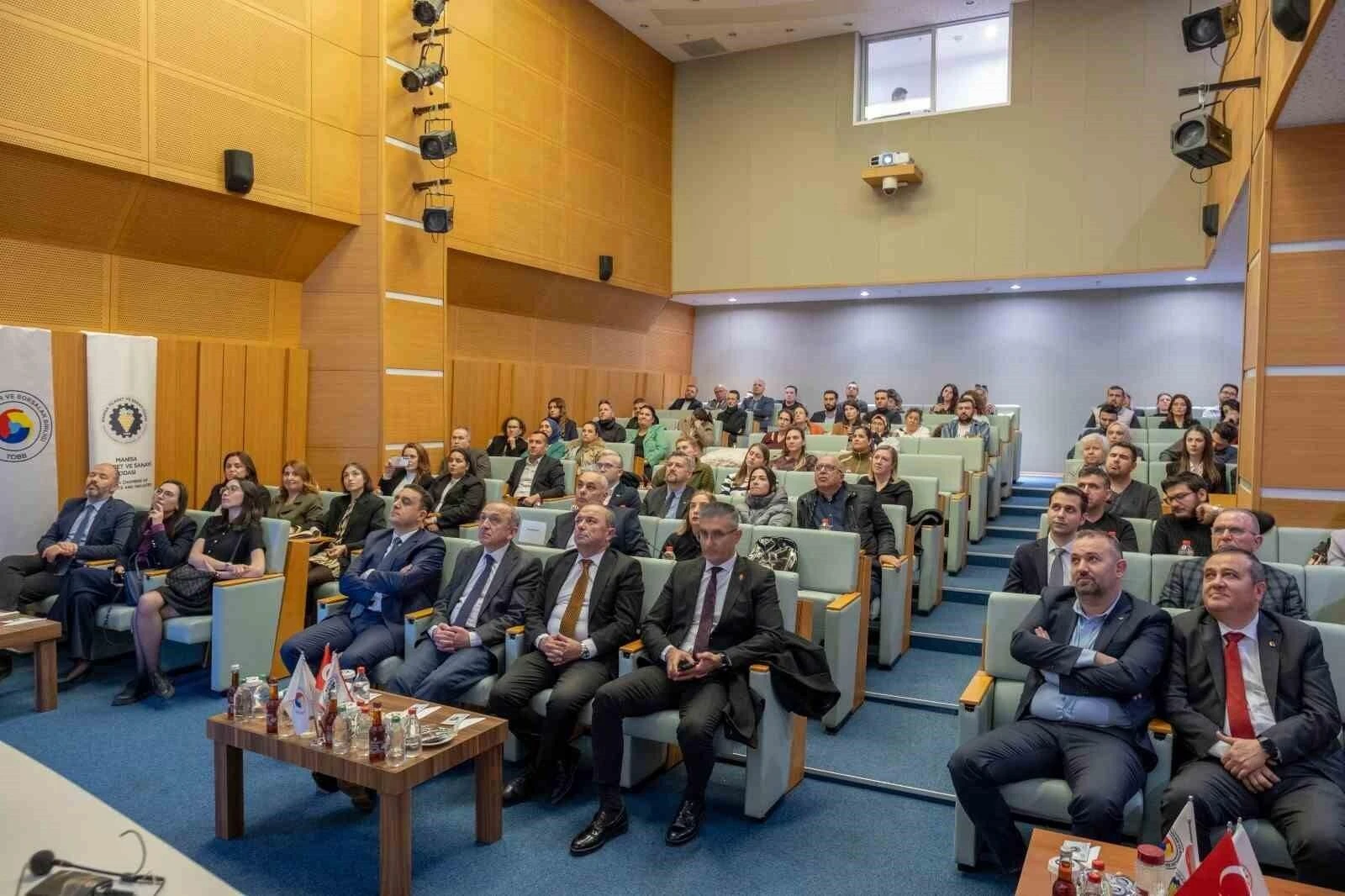 Manisa’da Yeşil Dönüşüm ve Sürdürülebilirlik Zirvesi: AB Yeşil Mutabakata Uyum İçin Çalışmalar