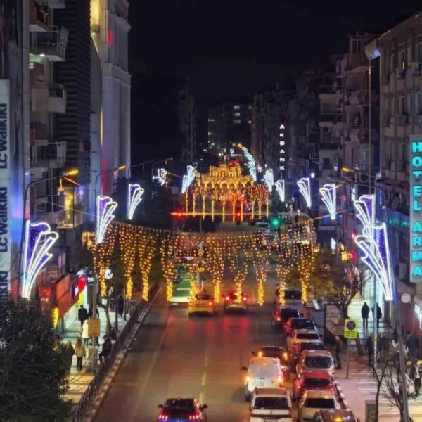 Manisa'nın Yeni Yıl Süslemeleri-1