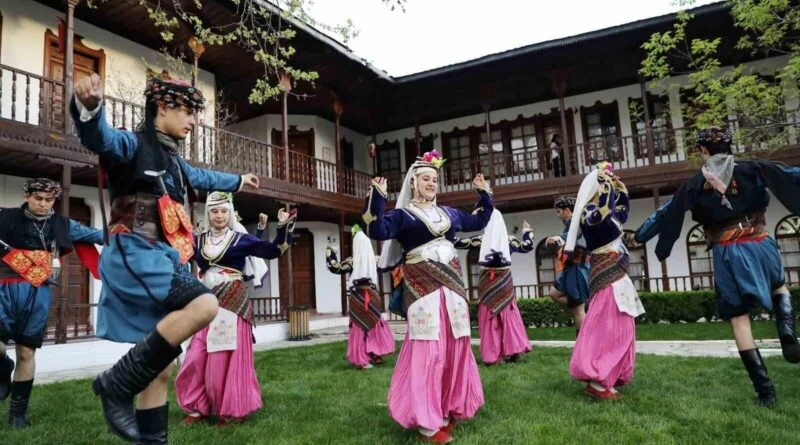 Merkezefendi Belediyesi Halk Oyunları Kurslarına Başvuru Başladı 1