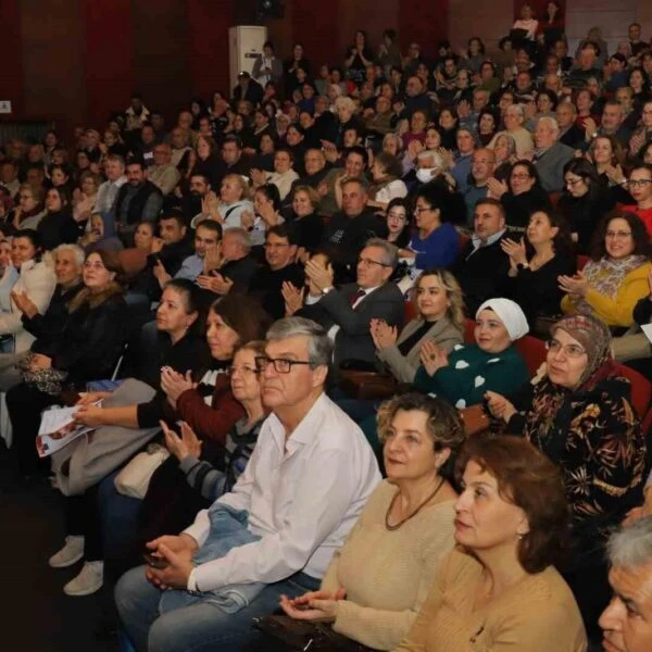 Nazilli Belediyesi Türk Halk Müziği Korosu 'Yeni Yıla Merhaba'  Konserinde-3