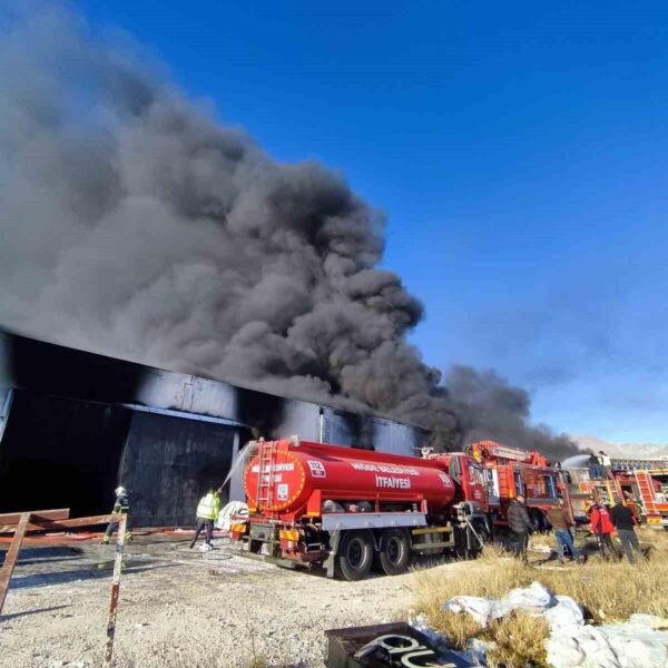 Niğde Fabrikasında Kısa Süre İçinde Büyen Bir Yangın-3