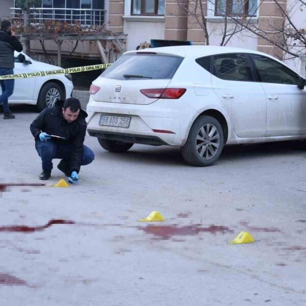 Police investigation at the scene of the crime in Aksaray-4