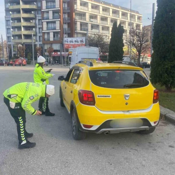 Polis ekipleri kış lastiği kontrollerine başladı