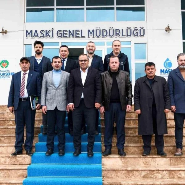 Pütürge Belediye Başkanı Mikail Sülük MASKİ Genel Müdürü Sinan Çeçen ile görüşüyor