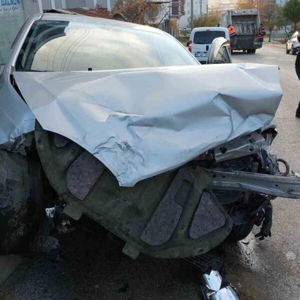 Samsun İlkadım'da meydana gelen trafik kazası-1