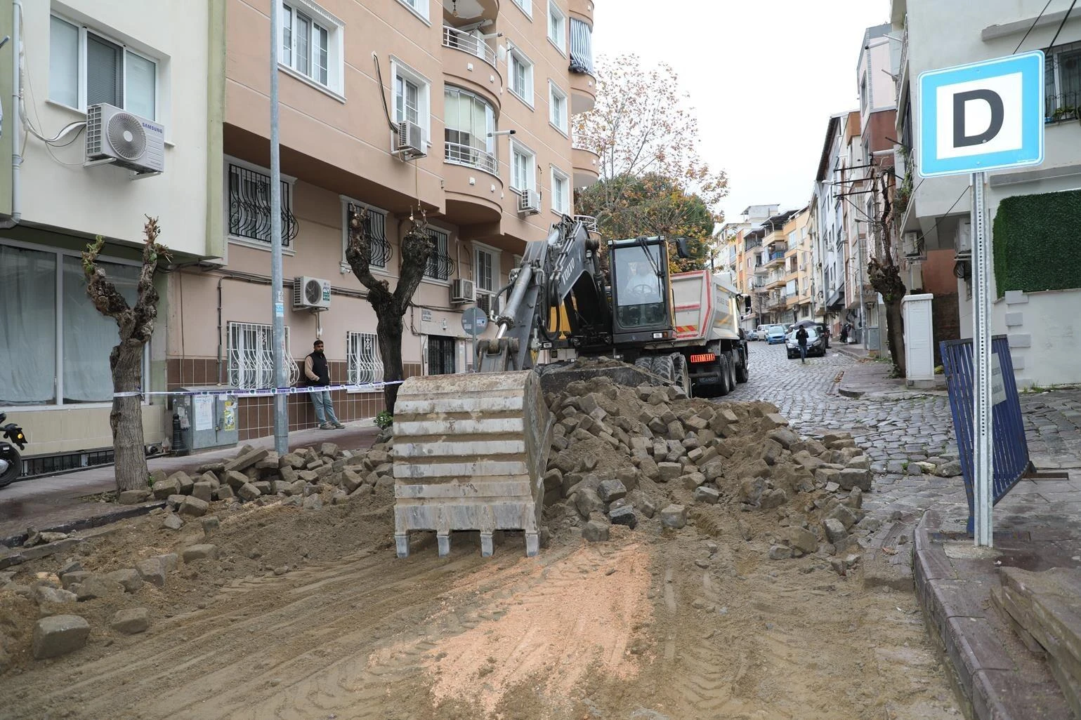 Şehzadeler Belediyesi Ulutepe Caddesi’ni Yeniledi