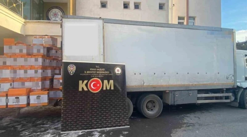 Sivas'ta Polis Tarafından 5 Milyon 940 Bin Adet Boş Makaron Ele Getirildi 1