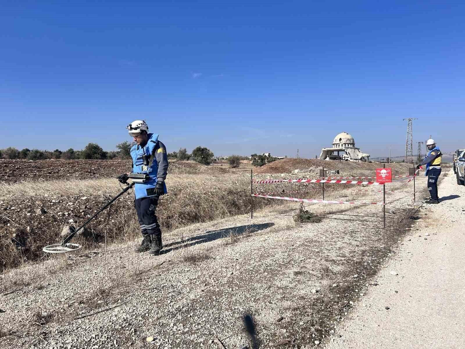 SMO’nun Özgürlük Şafağı Operasyonu İçinde Tel Rıfat’taki Patlayıcılar Beyaz Baretliler Tarı Temizliyor