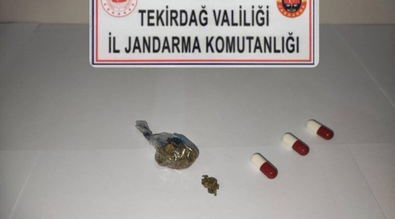 Tekirdağ Jandarma Ekipleri Çerkezköy'de Esrar ve Sentetik Hap, Hayrabolu'da Tabanca Ele geçiriyor 1