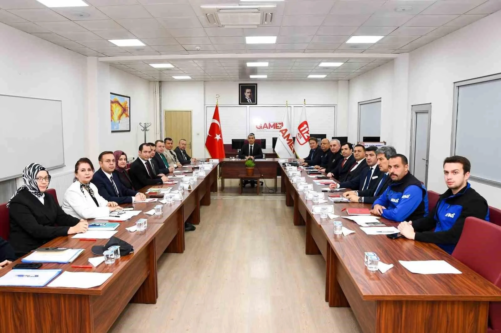 Uşak Valisi Naci Aktaş, Yılbaşı Tedbirleri Toplantısı’nda Güvenli Bir Yılbaşı İçin Çalışmalarını Değerlendirdi