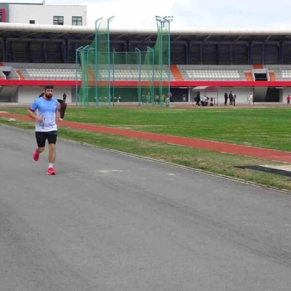 Adem Yavuz maraton izlerken kaza geçirir-4