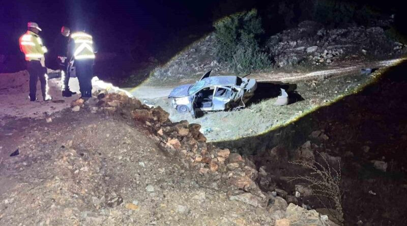 Adıyaman Besni'de Araç Çarpışması Sonucu 2 Kişi Yaralandı 1