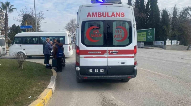 Adıyaman'da Kamyonet ile Motosiklet Çarpışması Sonucu Bir Yaralılık 1