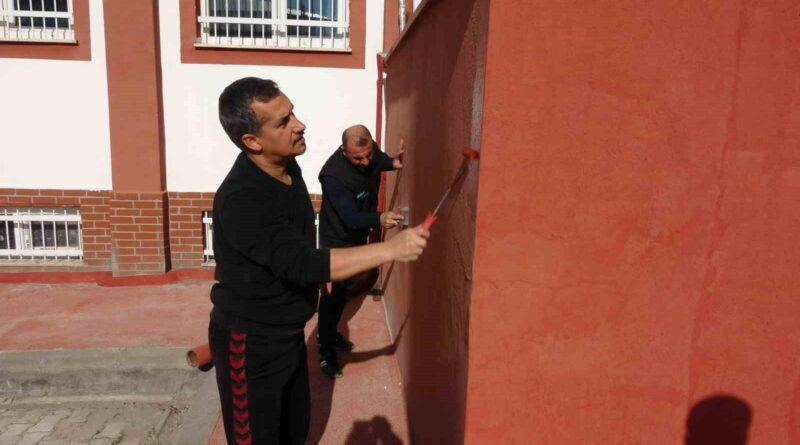 Adıyaman'da Öğretmenler Okulun Bakımını Gönüllü Oldular 1