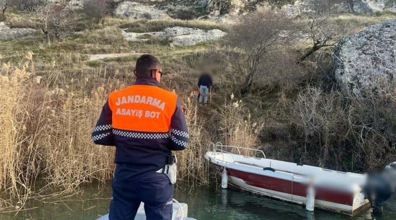 Ağ ile avlanma yasağına uymayan şahsı jandarma yakaladı 1