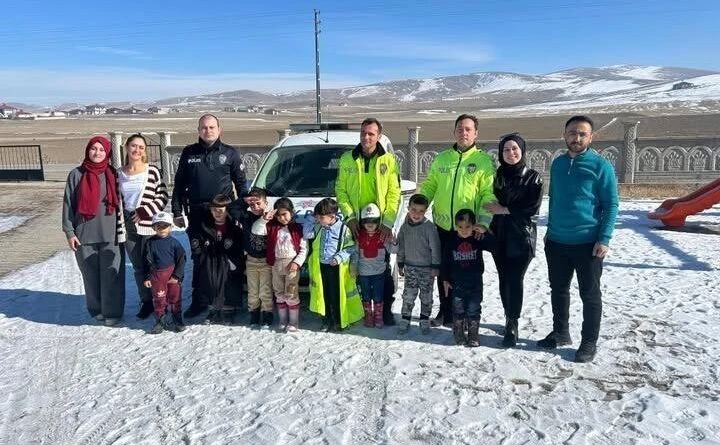 Ağrı Diyadin'de Öğrenciler Trafik Kuralları Eğitimi Aldı 1