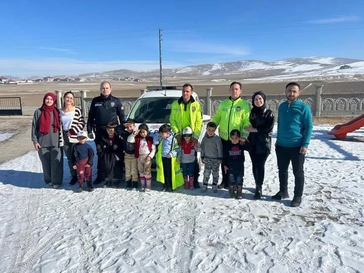 Ağrı Diyadin’de Öğrenciler Trafik Kuralları Eğitimi Aldı