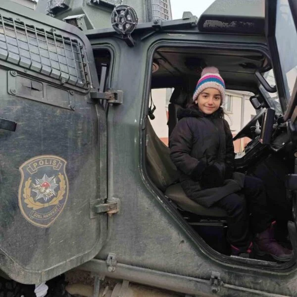 Ağrı İl Emniyet Müdürlüğü'nde öğrencilerle polislik mesleği etkinliği-3