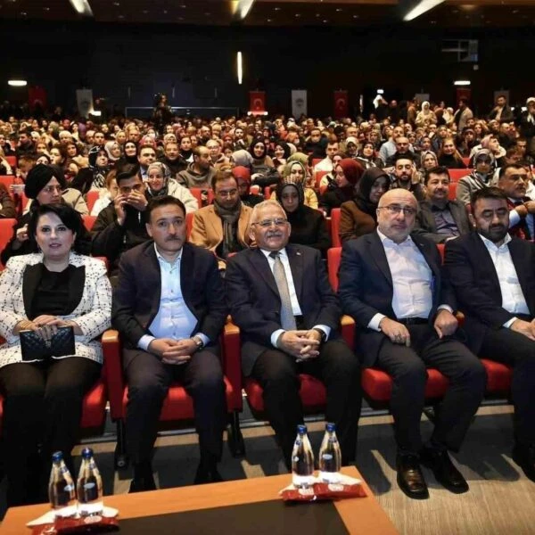 Aile ve Değerler Konferansı katılımcıları-4