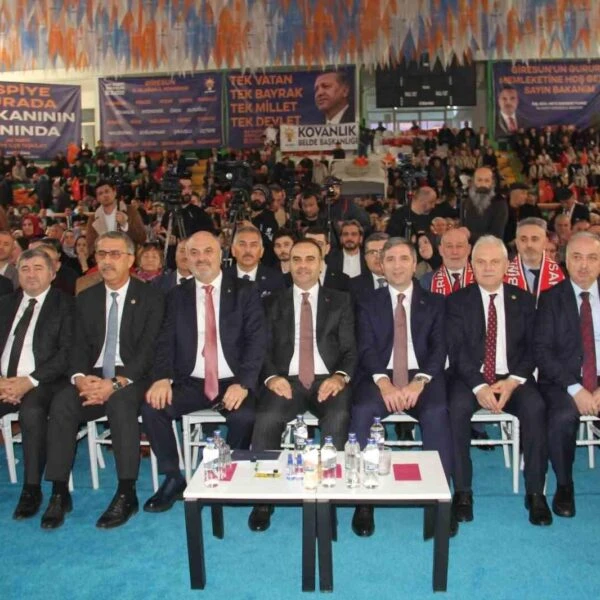 AK Parti Giresun İl Başkanlığının 8. Olağan Kongresi'nde katılımcılar.-2