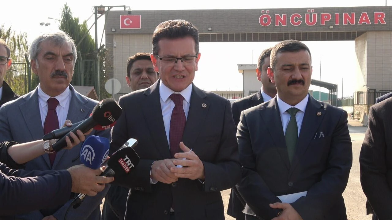 AK Parti Milletvekili Atay Uslu ve TBMM İnsan Hakları Komisyonu, Kilis’te Öncüpınar Sınır Kapısı’nda Geri Dönüş Süreçlerini İnceledi