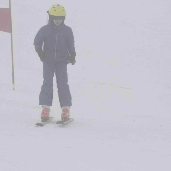 Alp Disiplini ve Snowboard İl Birinciliği Kayak Yarışması-3