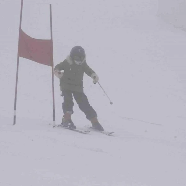 Alp Disiplini ve Snowboard İl Birinciliği Kayak Yarışması-5