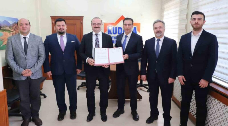 Atatürk Üniversitesi: Erzurum'da Milli Teknoloji Atölyeleri Projesiyle Gençlere Teknoloji Eğitimi Sunuyor 1