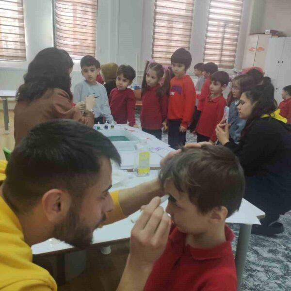 Atatürk Üniversitesi Teknik Bilimler MYO Geleneksel El Sanatları Bölümü öğrencileri-6