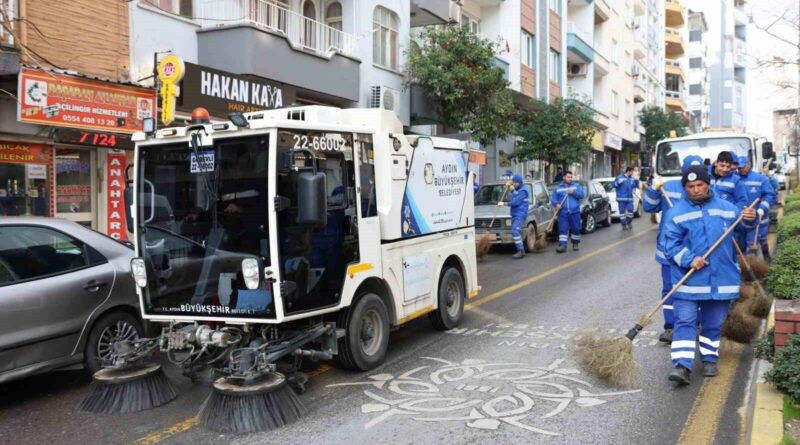 Aydın Büyükşehir Belediyesi Efeler'de Sokak Temizliği 1