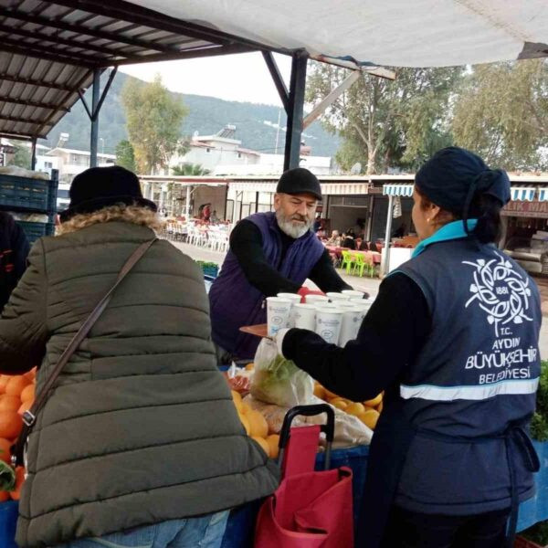 Aydın Büyükşehir Belediyesi'nin sıcak çorba ikramları-4