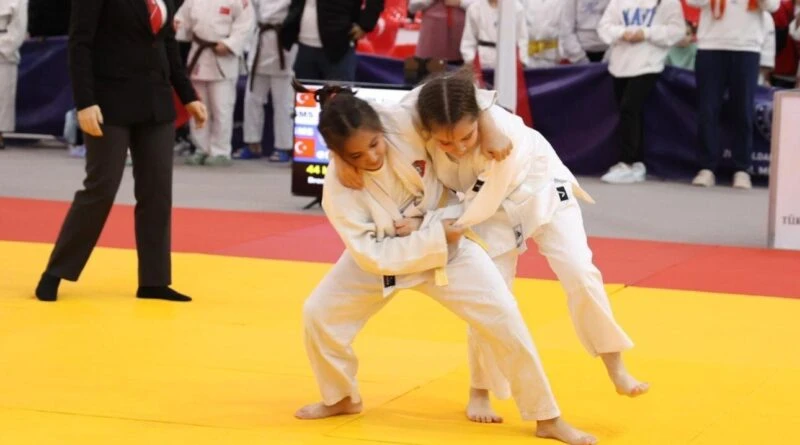 Aydın Büyükşehir Belediyespor, Zonguldak'ta Judo Turnuvasında 7 Madalya Kazandı 1