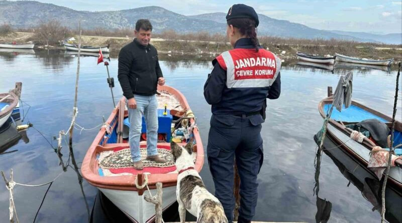 Aydın'da Bafa Gölü'nde Balık Avı Kontrolü 1