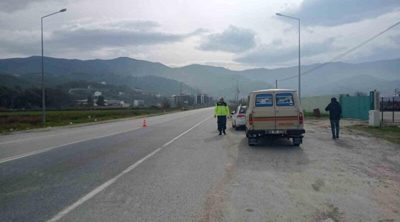 Aydın'da Jandarma Mikro İHA ile Trafik Denetimi, 10 Sürücüye Ceza 1