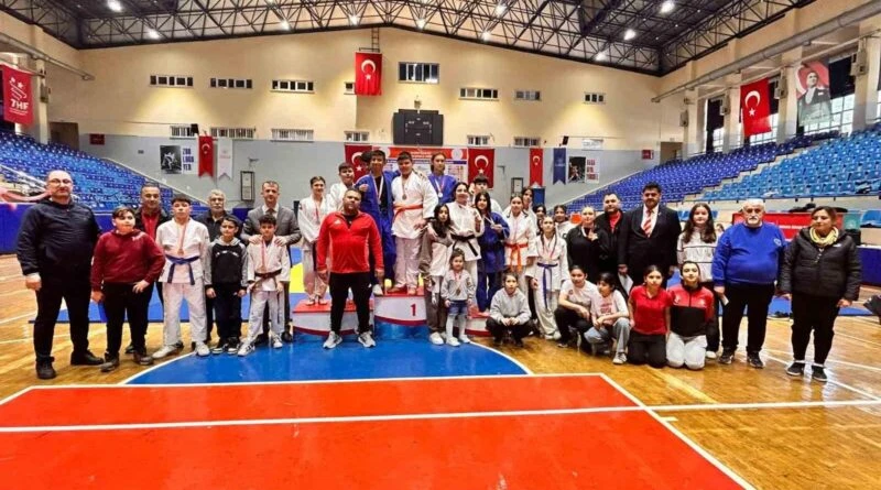 Aydın'da Okullar Arası Judo İl Birinciliği Müsabakaları Sonuçlandı 1