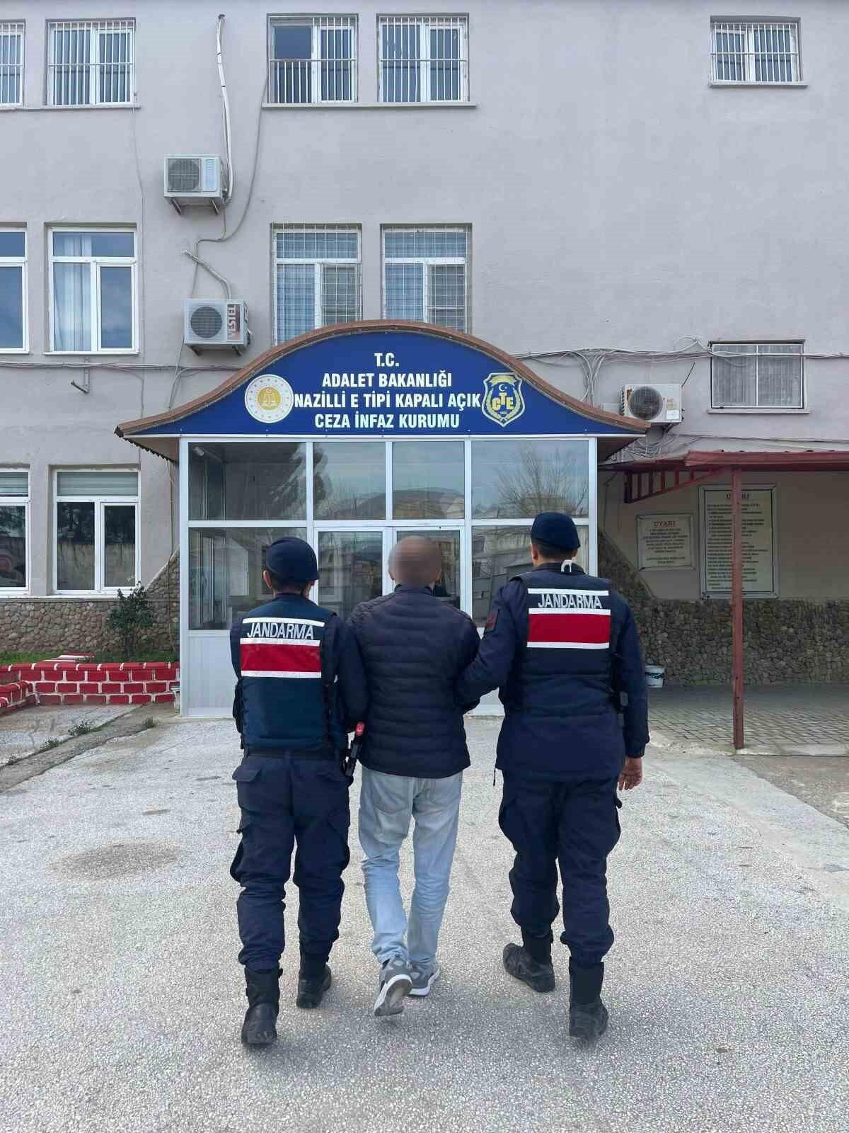 Aydın’ın Buharkent İlçesinde 11 Dolandırıcılık Suçu İşlediğinden Aranan T.S Jandarma Tarafından Yakalandı