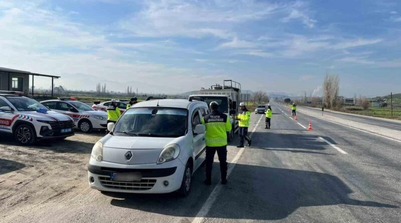 Aydın'ın Çine ve Karpuzlu İlçelerinde Havadan Trafik Denetimi 1