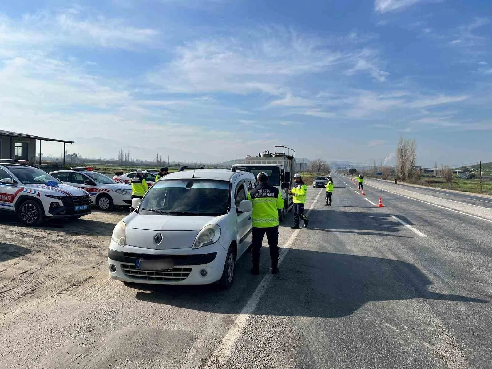 Aydın’ın Çine ve Karpuzlu İlçelerinde Havadan Trafik Denetimi