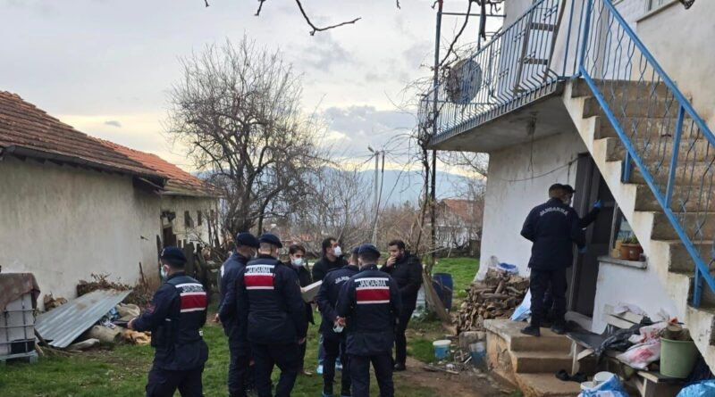 Balıkesir'de Gaz Kaçağı ile Evlerinde Ölü Bulunan Çift 1