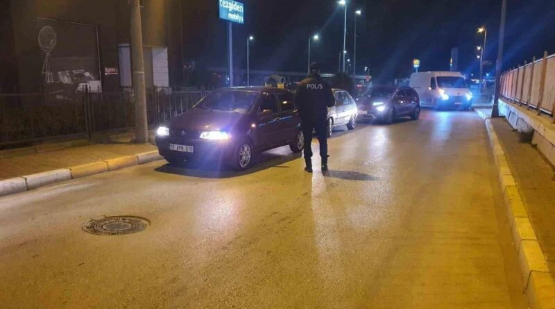 Balıkesir'de Polis Ekipleri Aralıksız Denetimlere Devam Ediyor - 13 Şahıs Yakalandı 1