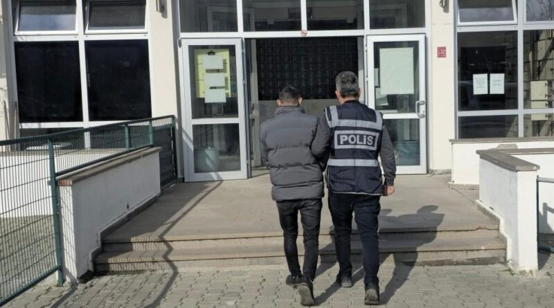 Balıkesir'de Polis Operasyonu: 22 Şahıs Tutuklandı 1