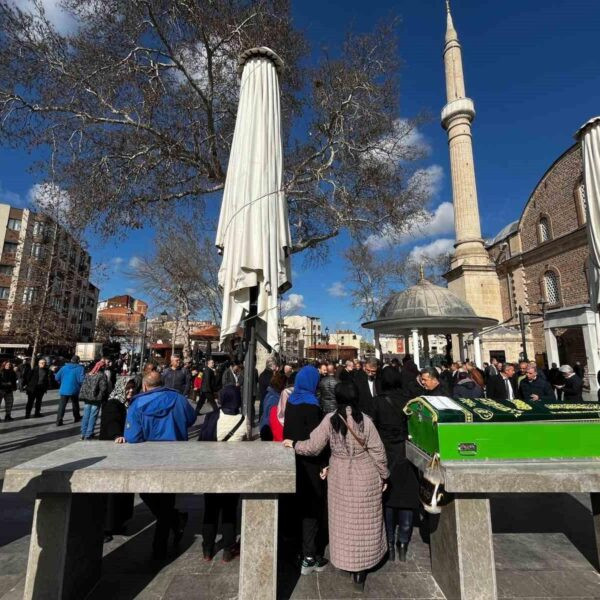 Balıkesir Terziler Odası Başkanı Kazım Avcı'nın cenaze törenine katılanlar-2